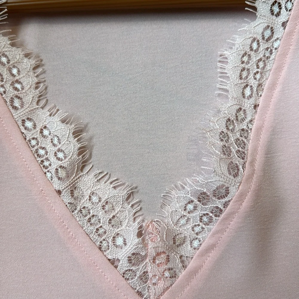 Blencot Lace Trim V Neck Sleeveless Blouse - Picture 9 of 10